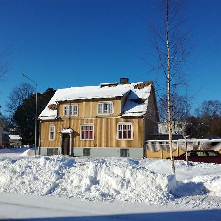 Firsthome Guesthouse Jakobstad Bagian luar foto
