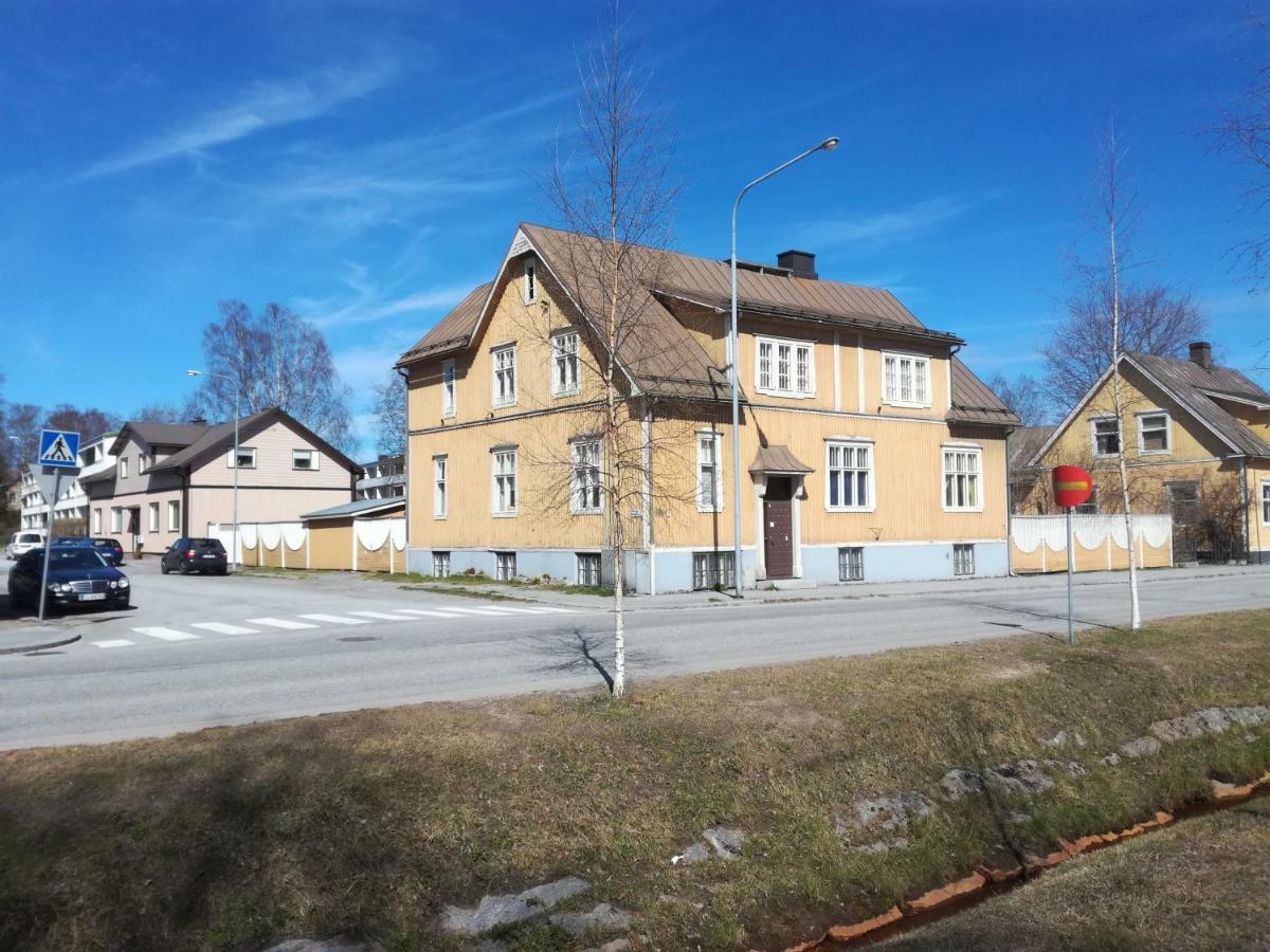 Firsthome Guesthouse Jakobstad Bagian luar foto